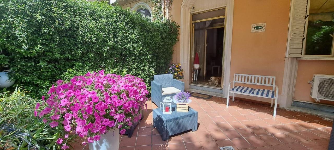 Hotel Canarco Viareggio Exteriör bild